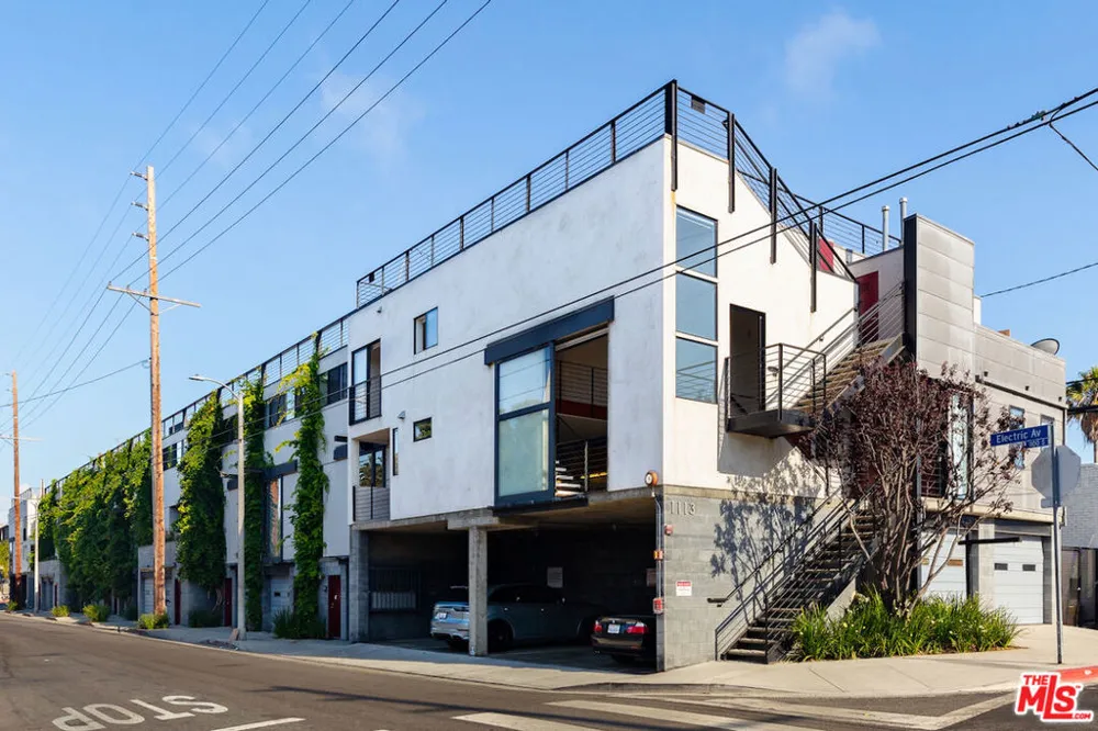 1113 ELECTRIC AVENUE #1 Venice, CA 90291
