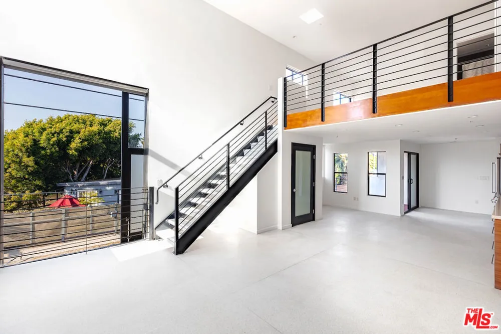 1113 ELECTRIC AVENUE #1 Venice, CA 90291