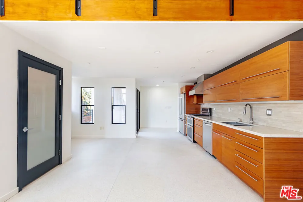 1113 ELECTRIC AVENUE #1 Venice, CA 90291