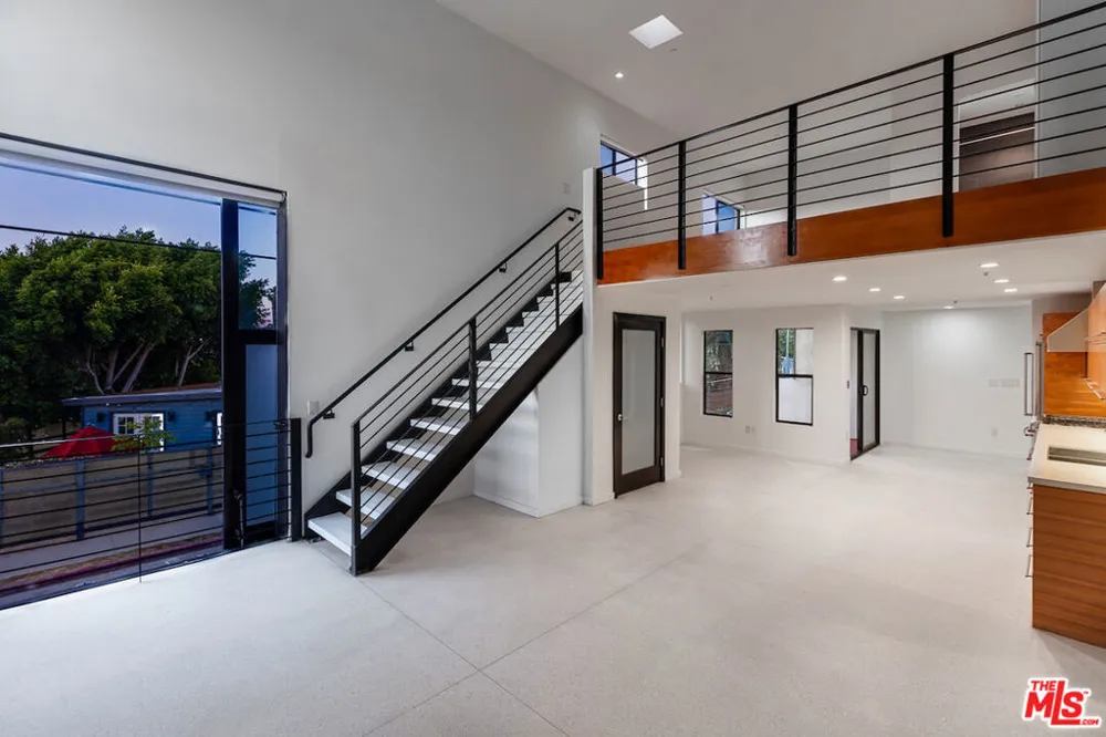 1113 ELECTRIC AVENUE #1 Venice, CA 90291