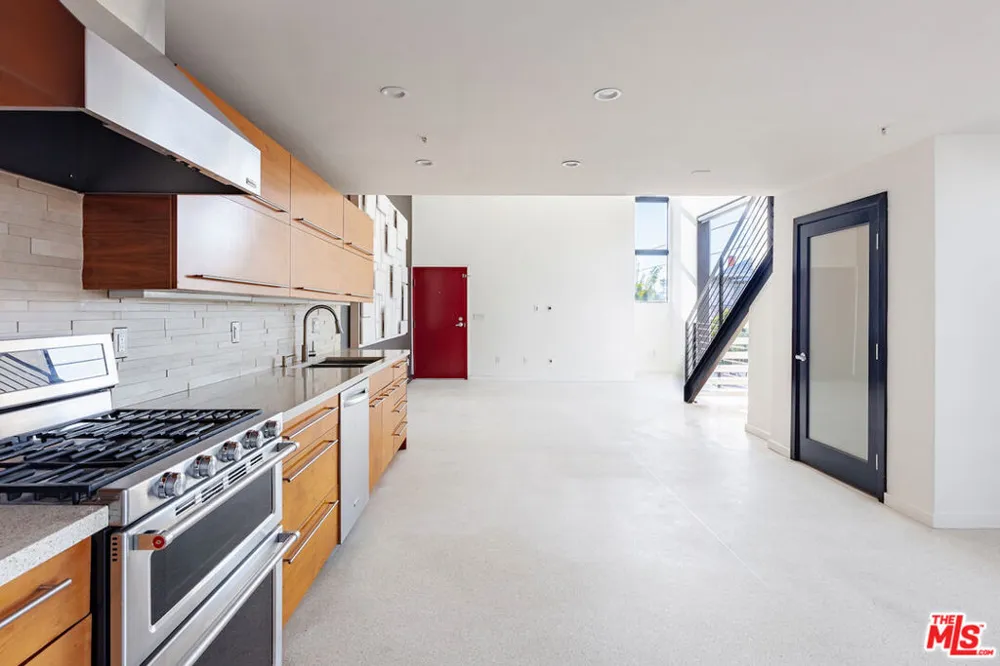 1113 ELECTRIC AVENUE #1 Venice, CA 90291