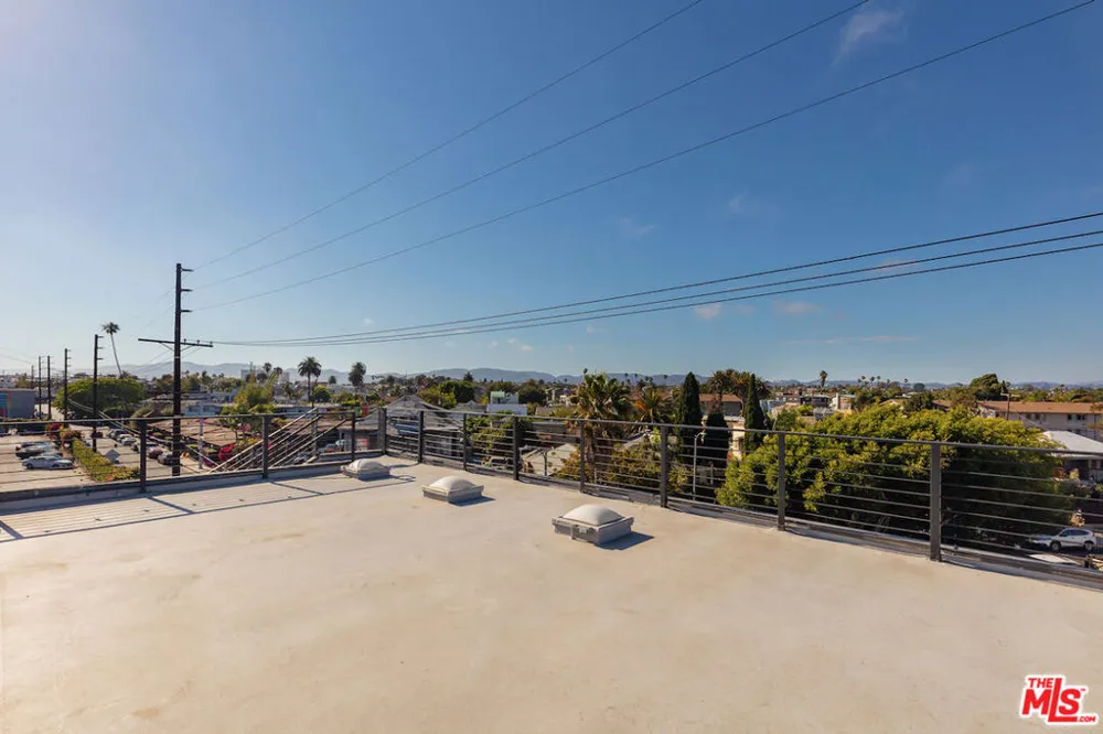 1113 ELECTRIC AVENUE #1 Venice, CA 90291