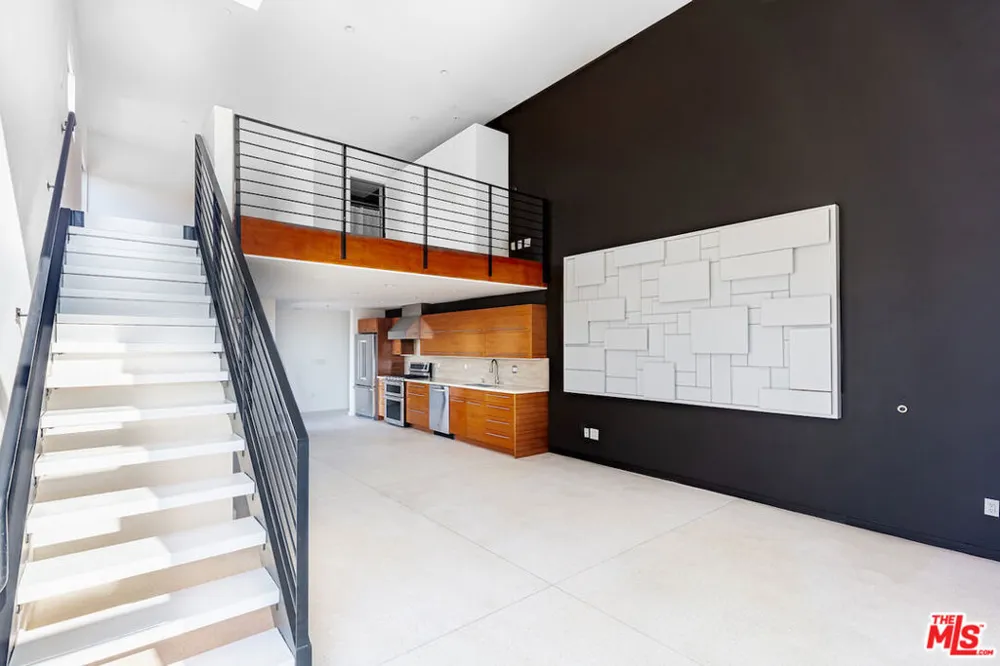 1113 ELECTRIC AVENUE #1 Venice, CA 90291