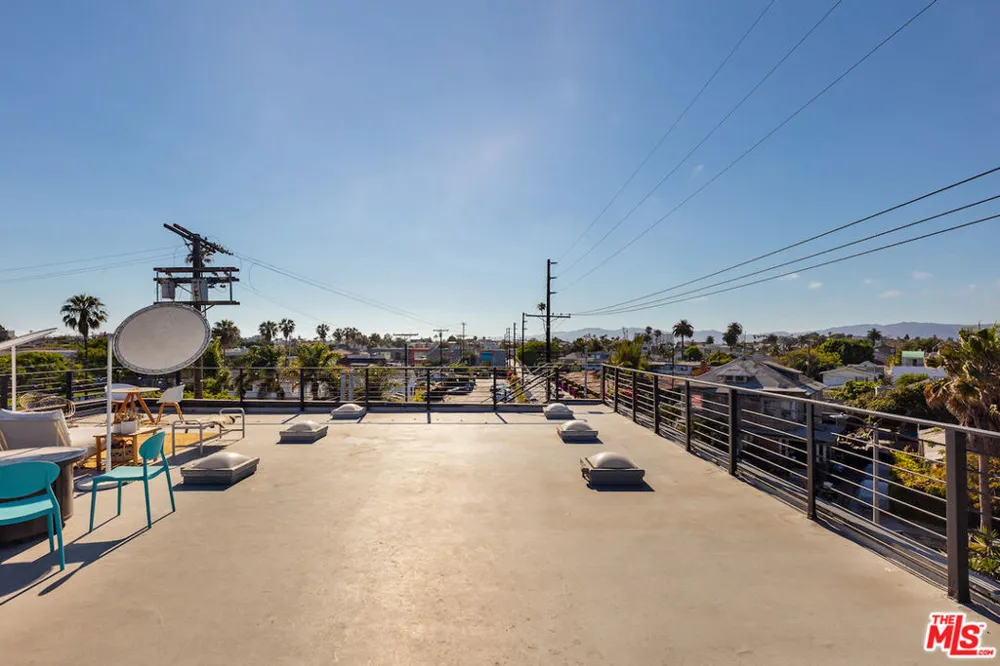 1113 ELECTRIC AVENUE #1 Venice, CA 90291