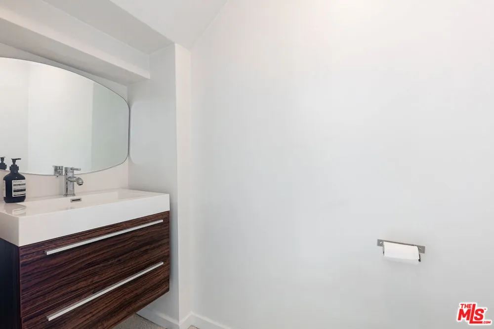 1113 ELECTRIC AVENUE #1 Venice, CA 90291