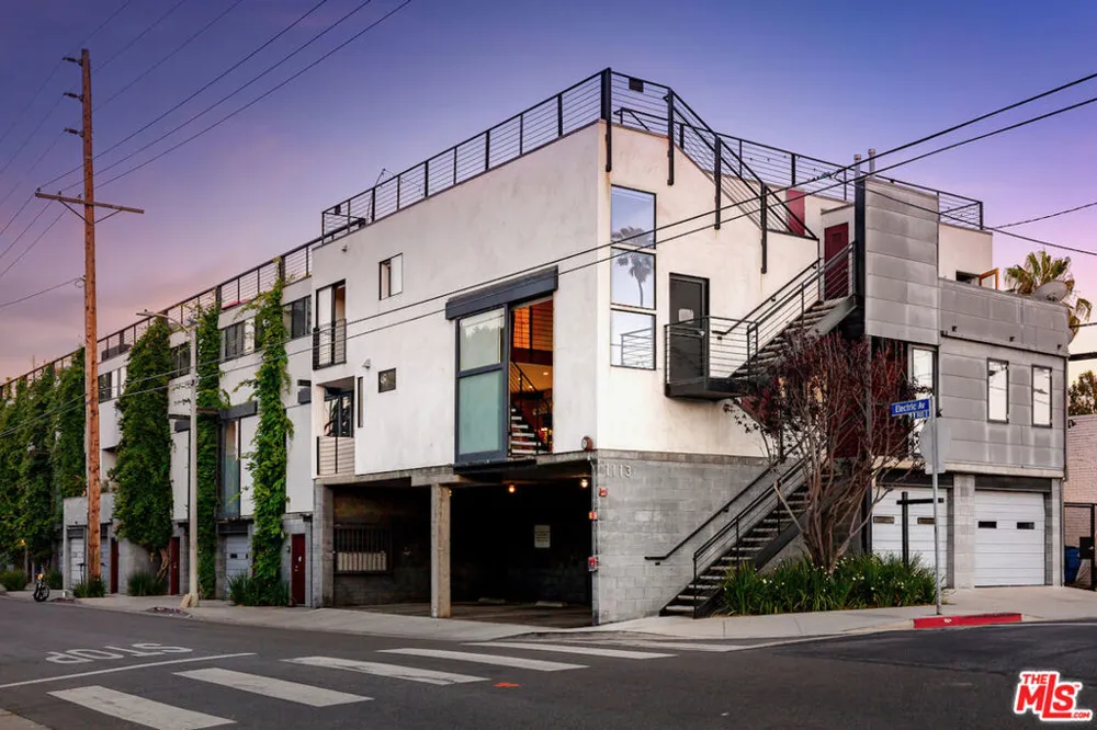 1113 ELECTRIC AVENUE #1 Venice, CA 90291