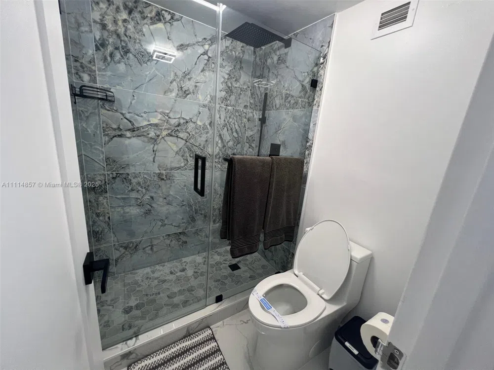 100 Lincoln Rd #1207 Miami Beach, FL 33139