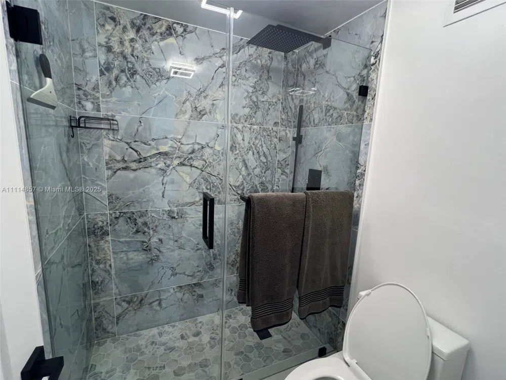 100 Lincoln Rd #1207 Miami Beach, FL 33139