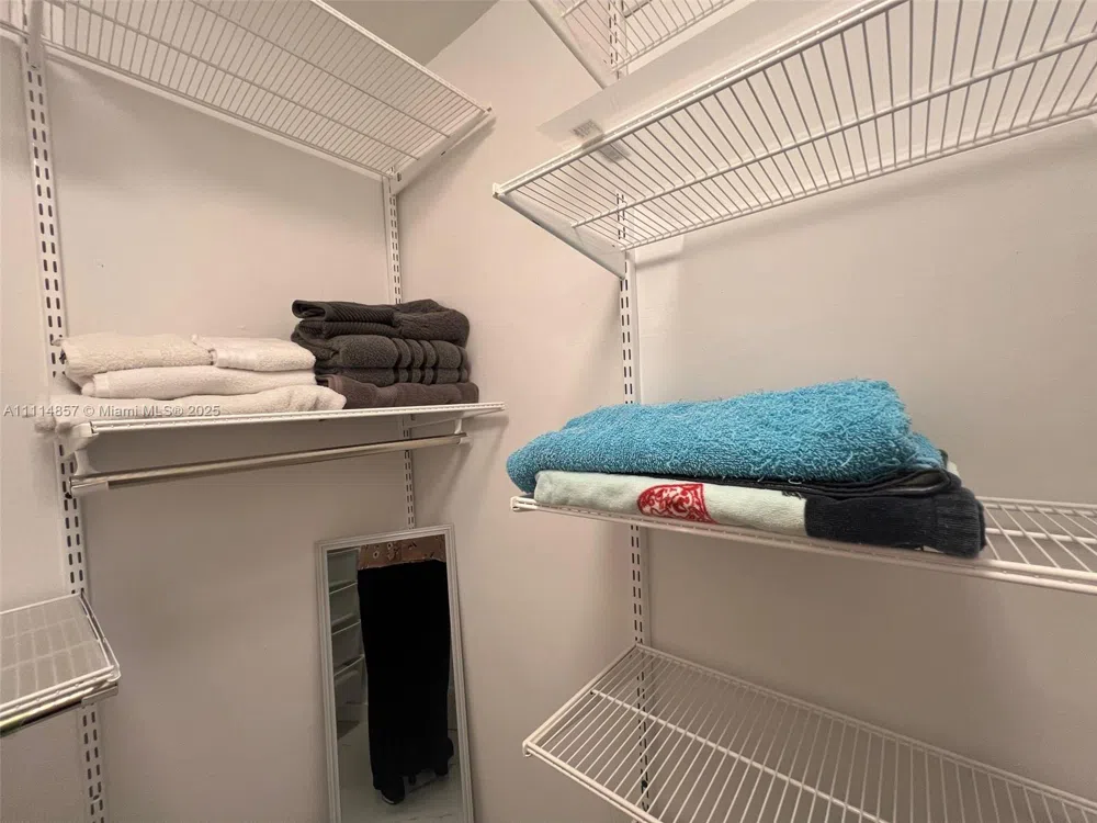 100 Lincoln Rd #1207 Miami Beach, FL 33139