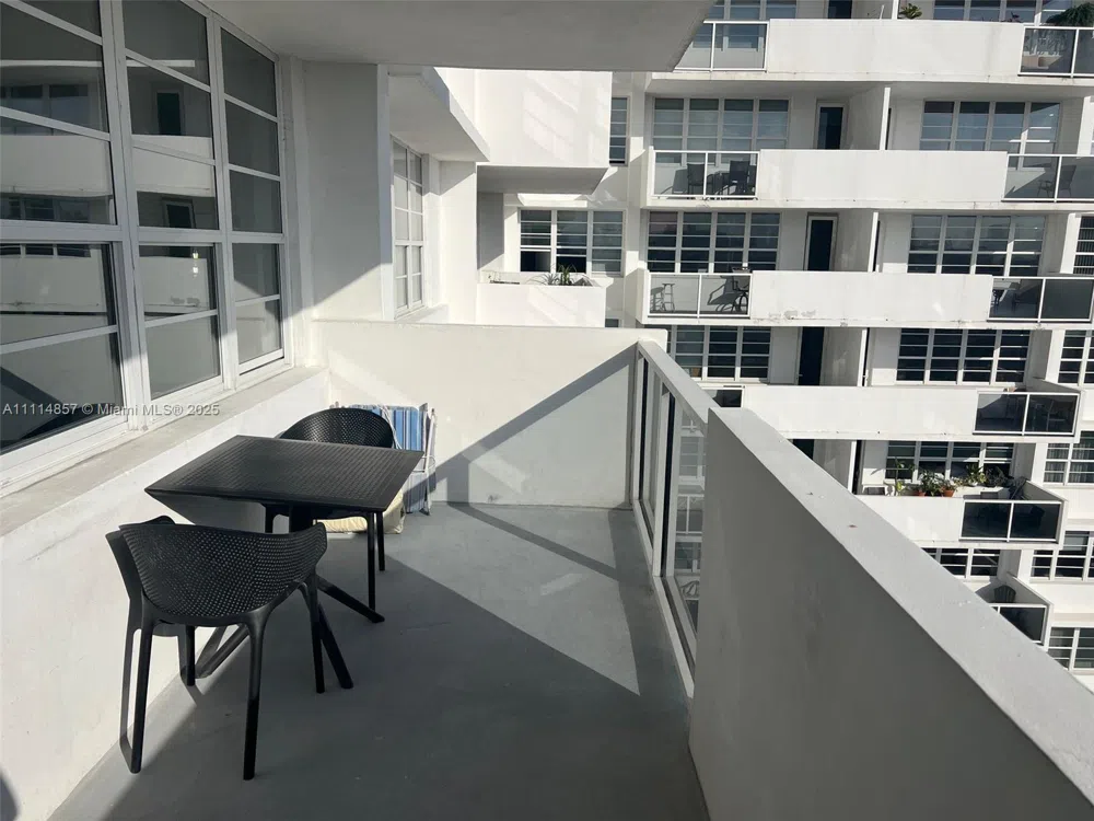 100 Lincoln Rd #1207 Miami Beach, FL 33139