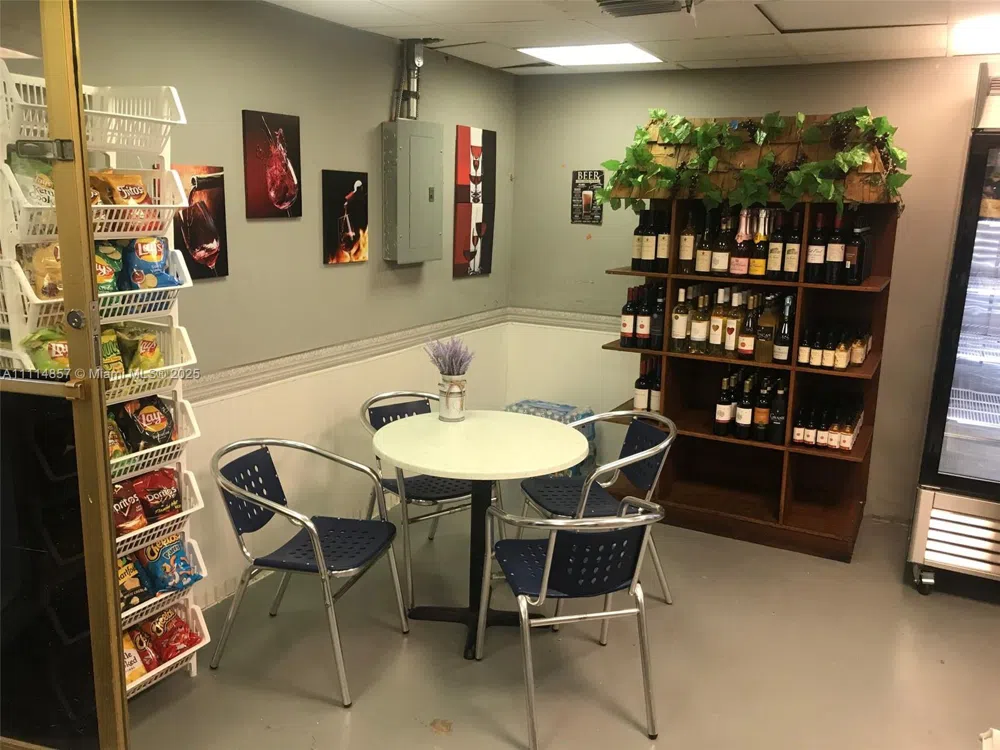 100 Lincoln Rd #1207 Miami Beach, FL 33139