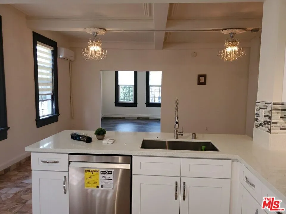 1214 S NORTON AVENUE ##2 Los Angeles, CA 90019