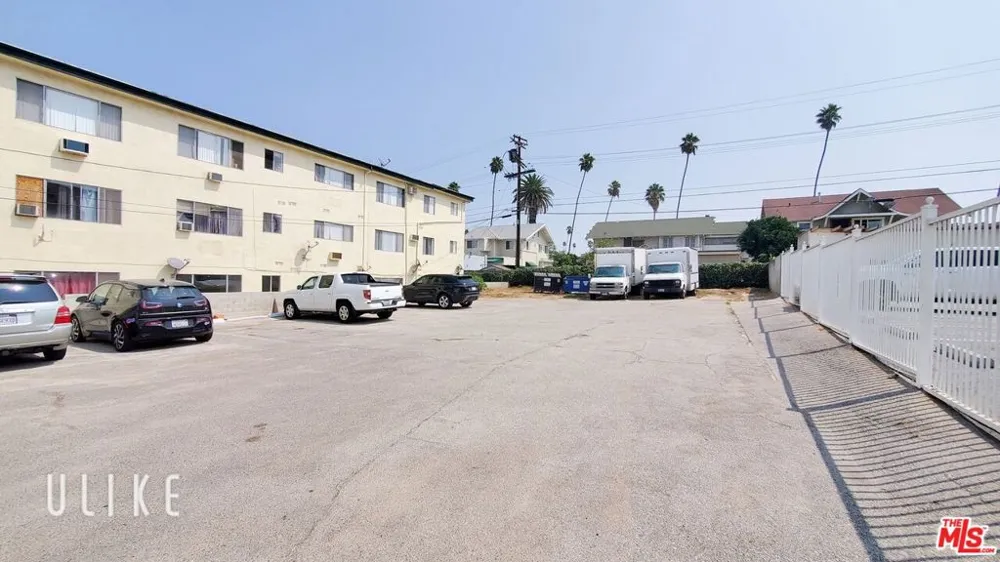 1214 S NORTON AVENUE ##2 Los Angeles, CA 90019