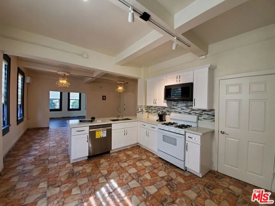 1214 S NORTON AVENUE ##2 Los Angeles, CA 90019