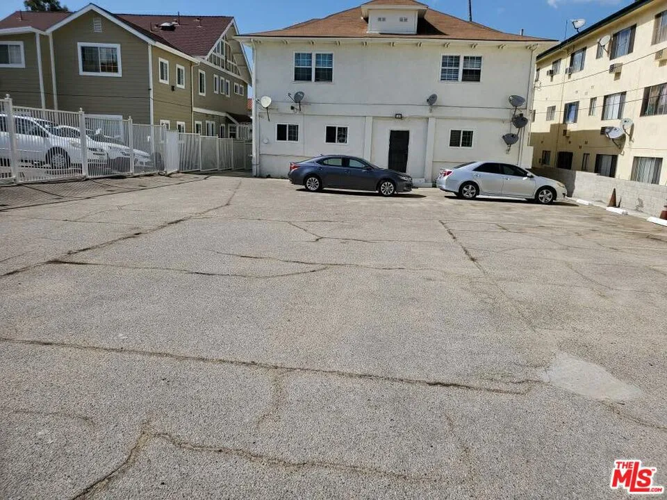 1214 S NORTON AVENUE ##2 Los Angeles, CA 90019