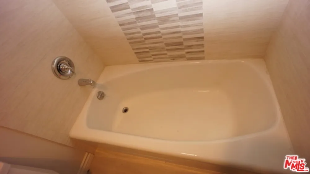 1538 STANFORD STREET #14 Santa Monica, CA 90404