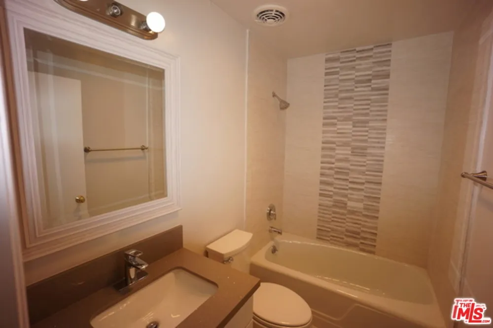 1538 STANFORD STREET #14 Santa Monica, CA 90404