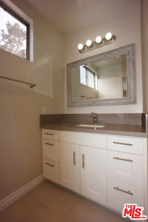 1538 STANFORD STREET #14 Santa Monica, CA 90404