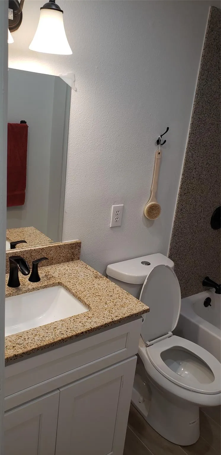 5047 Wood Loop Conroe, TX 77306