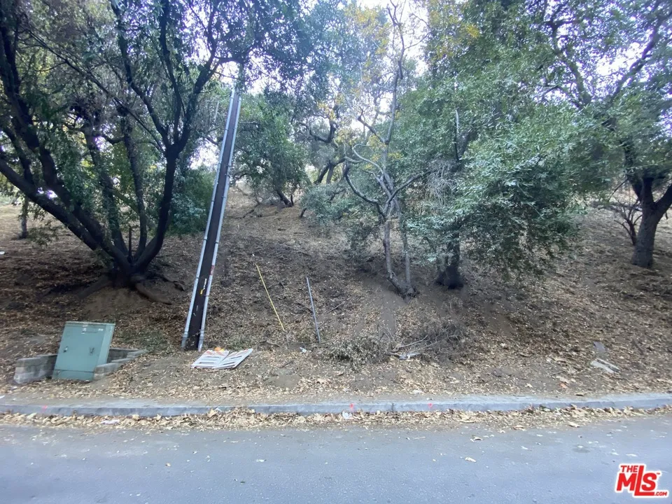 7506 Willow Glen Road Los Angeles, CA 90046