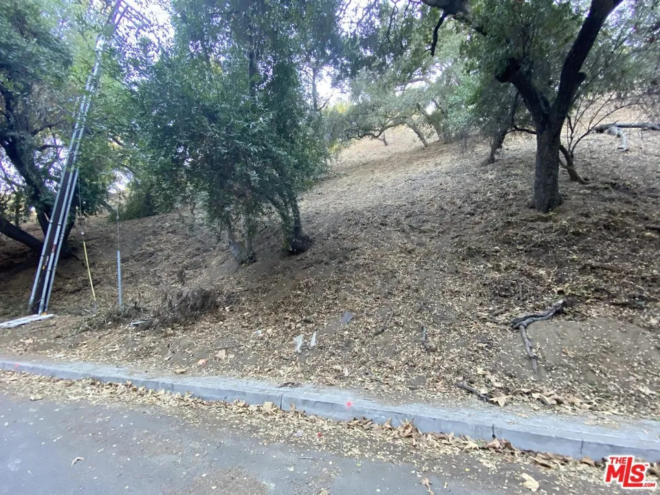 7506 Willow Glen Road Los Angeles, CA 90046