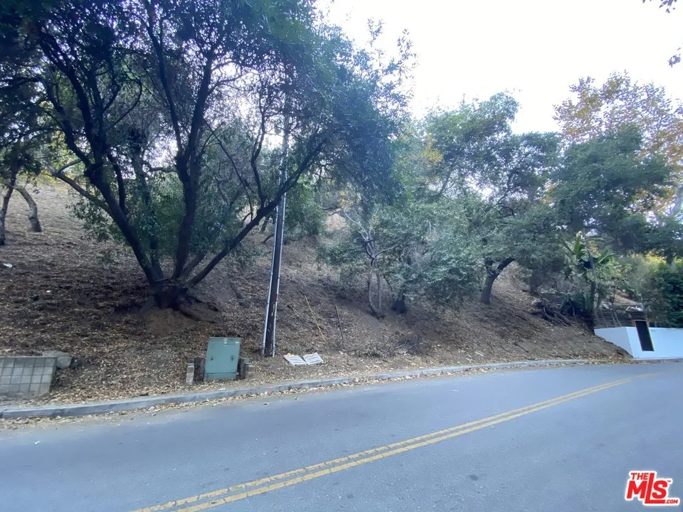 7506 Willow Glen Road Los Angeles, CA 90046