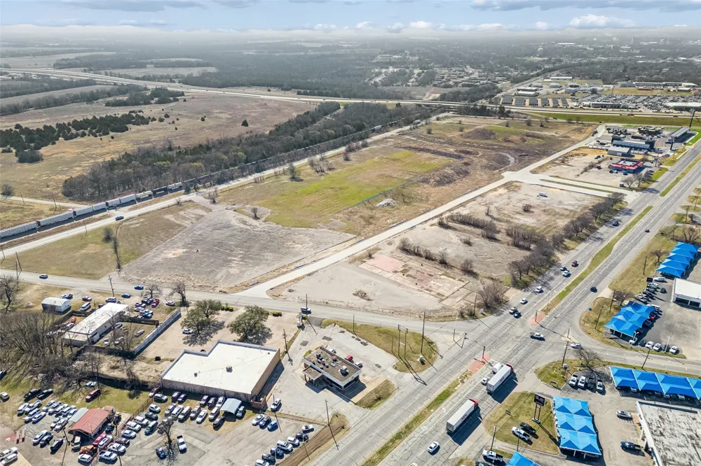 3209 Texoma Parkway Sherman, TX 75090