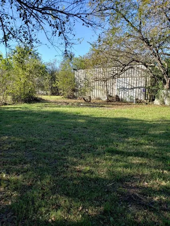 1226 E James Street Cleburne, TX 76031
