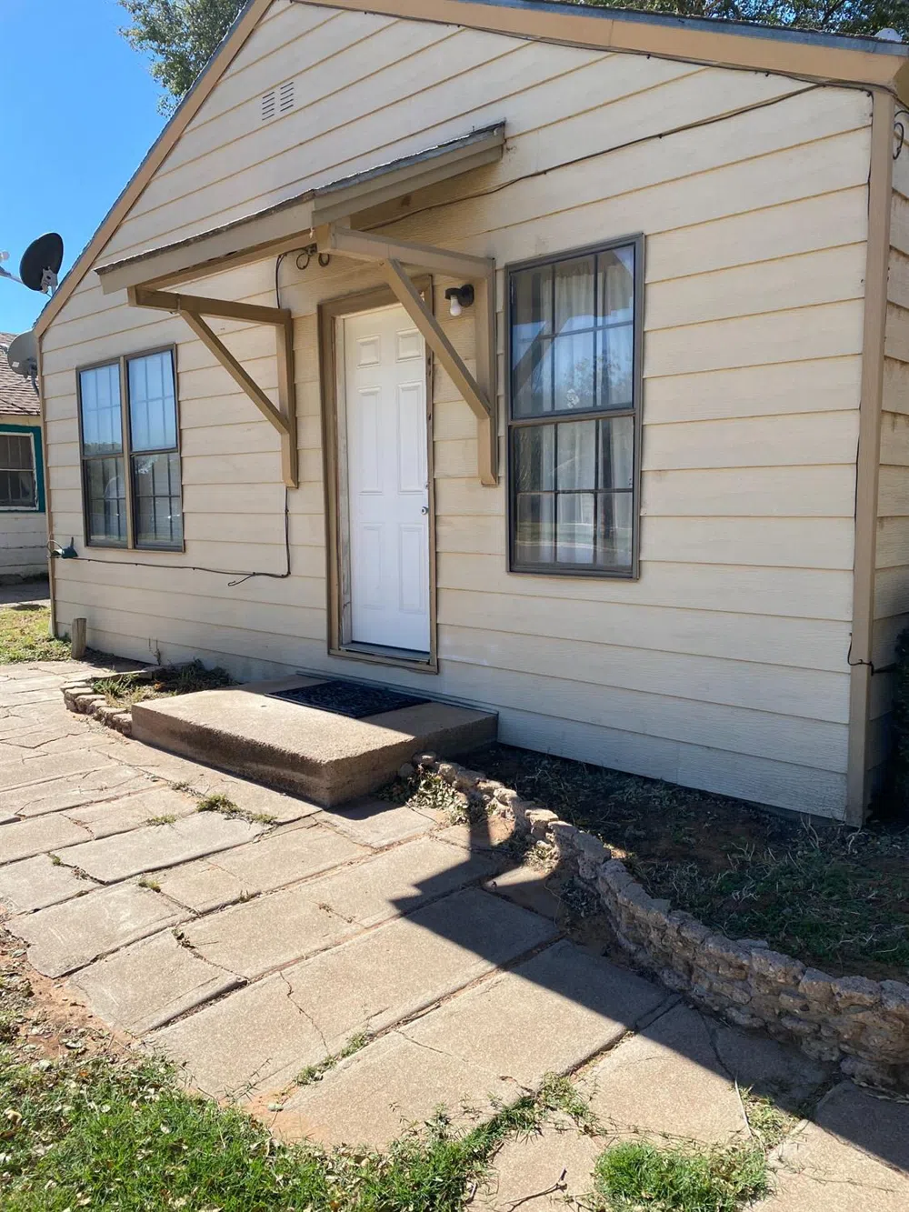 914 Texas Avenue Sundown, TX 79372