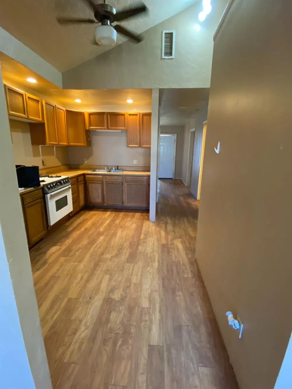 914 Texas Avenue Sundown, TX 79372