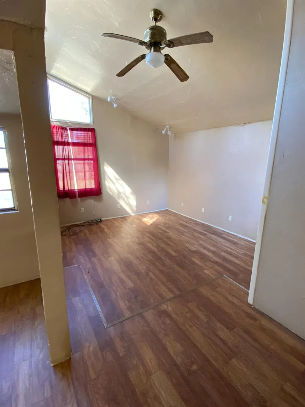 914 Texas Avenue Sundown, TX 79372
