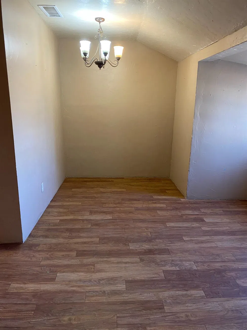 914 Texas Avenue Sundown, TX 79372
