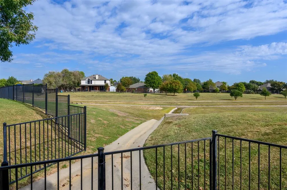 2209 Loon Lake Road Denton, TX 76210