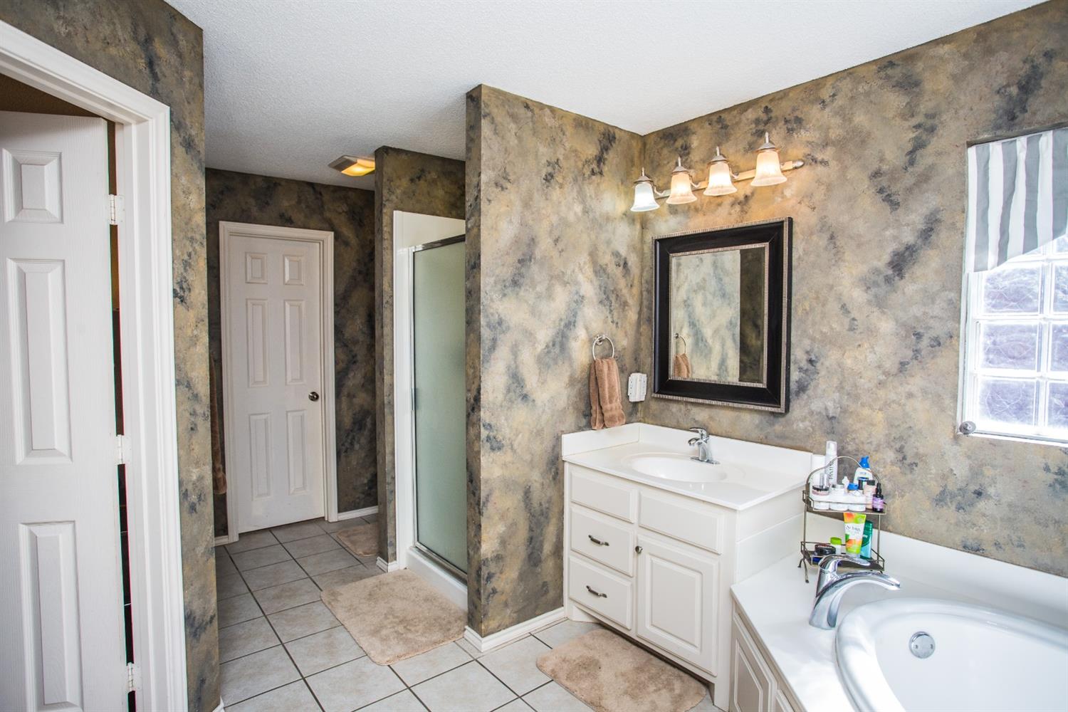 528 Ave S Lubbock, TX 79363
