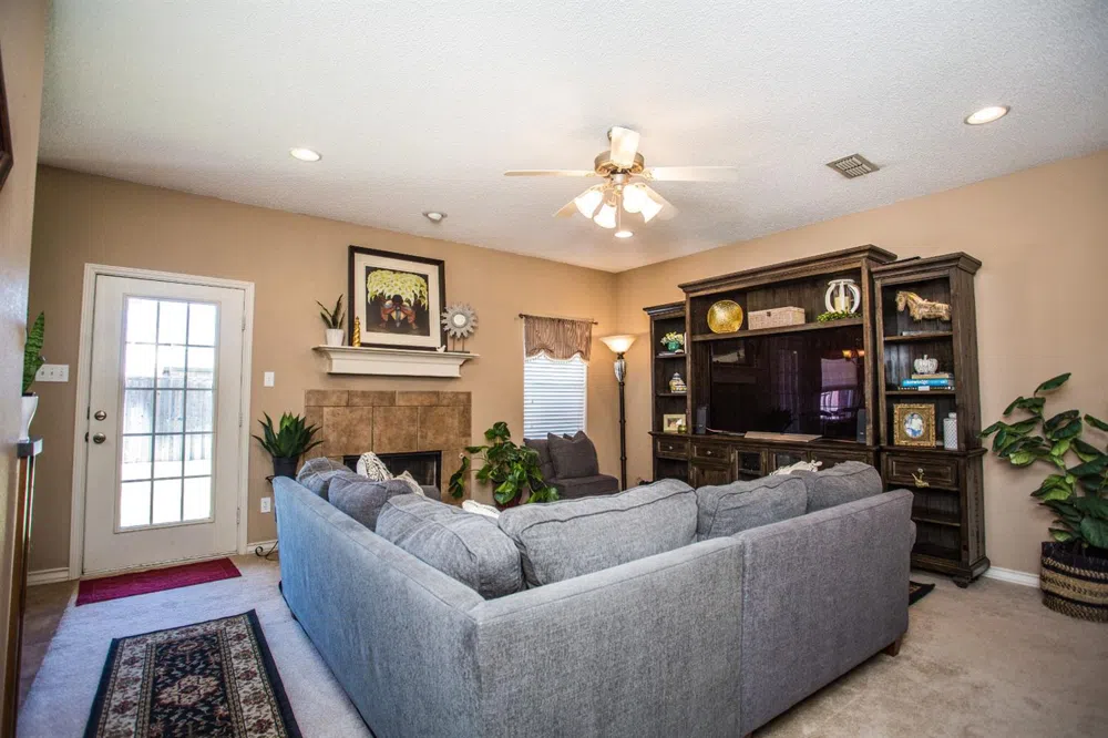 528 Ave S Lubbock, TX 79363