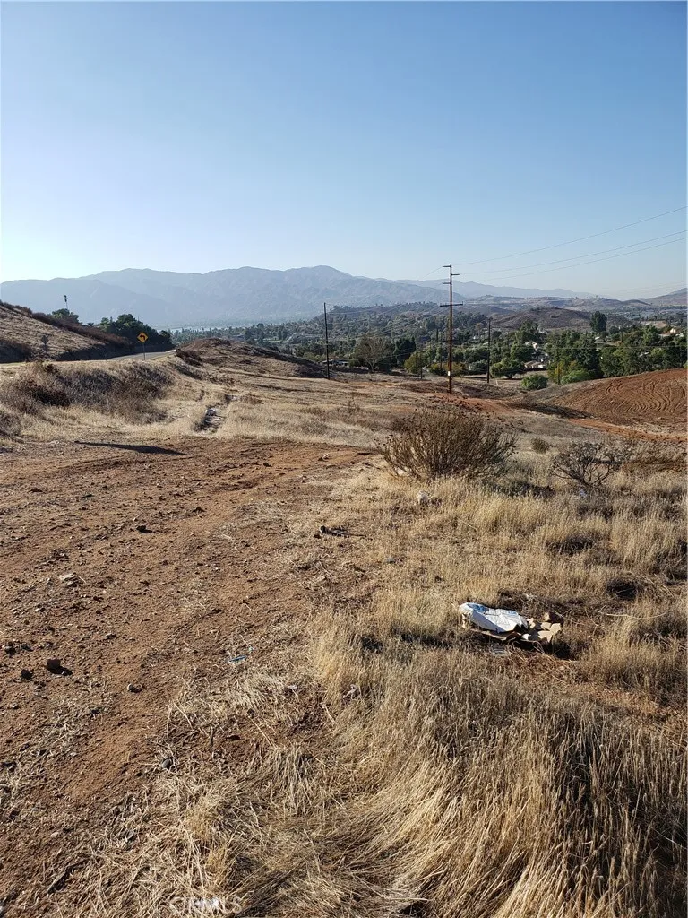 14 E Franklin Lake Elsinore, CA 92530