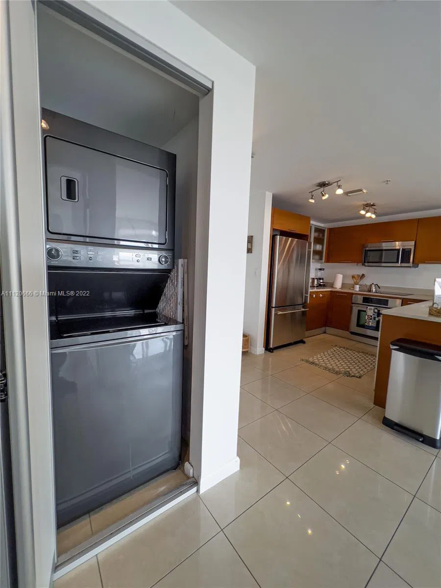 3250 NE 1st Ave #708 Miami, FL 33137