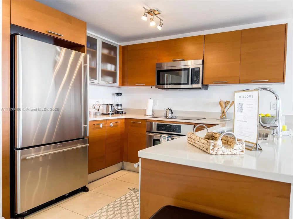 3250 NE 1st Ave #708 Miami, FL 33137