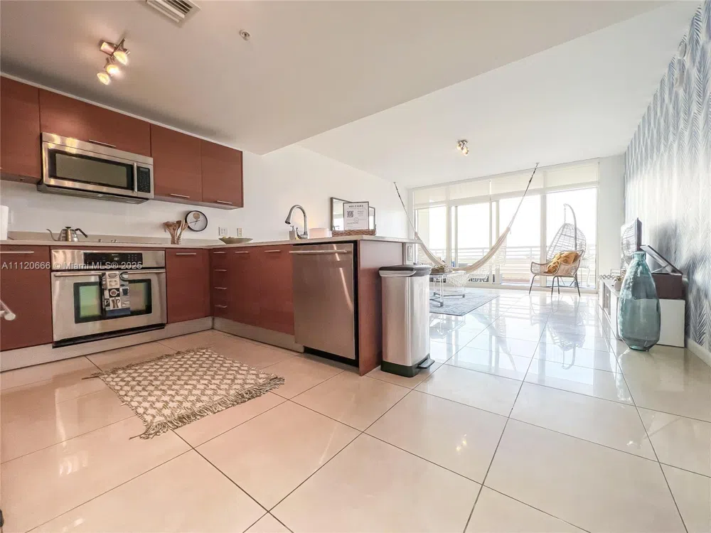 3250 NE 1st Ave #708 Miami, FL 33137