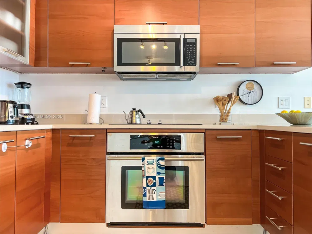 3250 NE 1st Ave #708 Miami, FL 33137