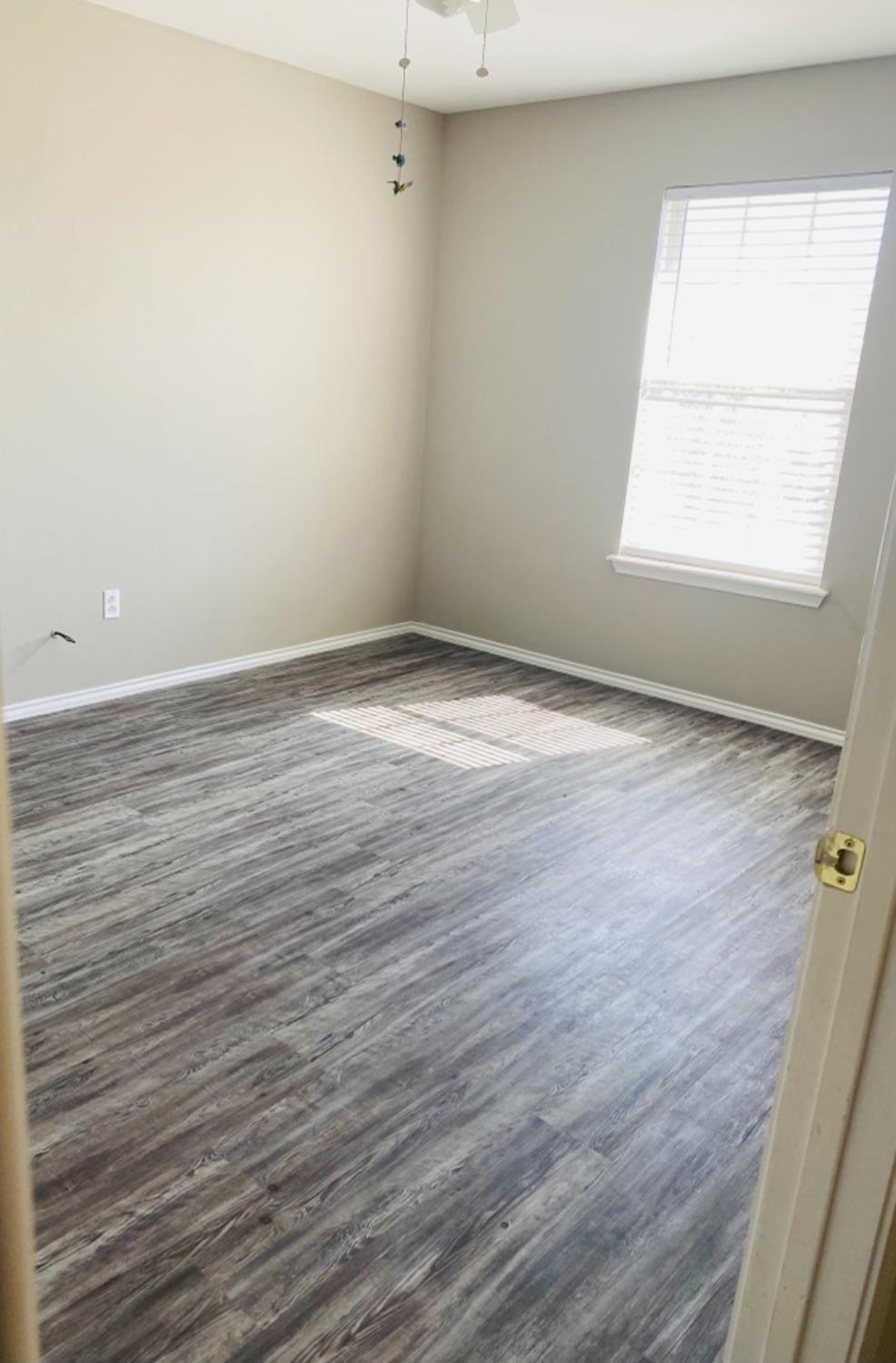 207 Madison Lorenzo, TX 79343
