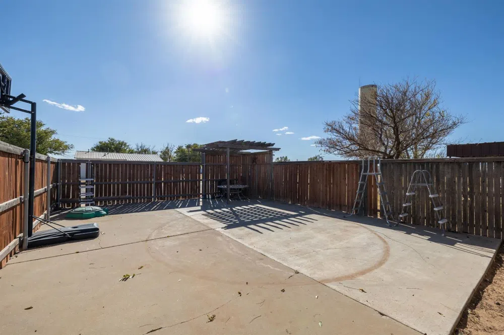 901 Spade Highway Anton, TX 79313