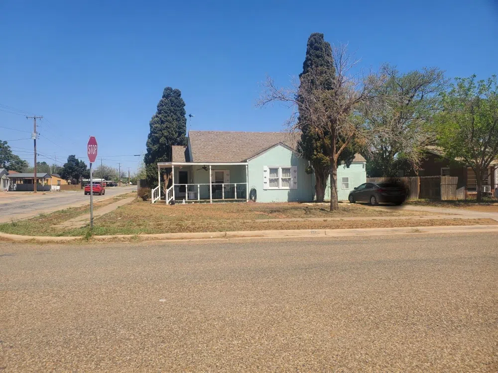 712 N 8th Lamesa, TX 79331