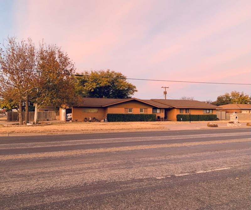 812 First Street