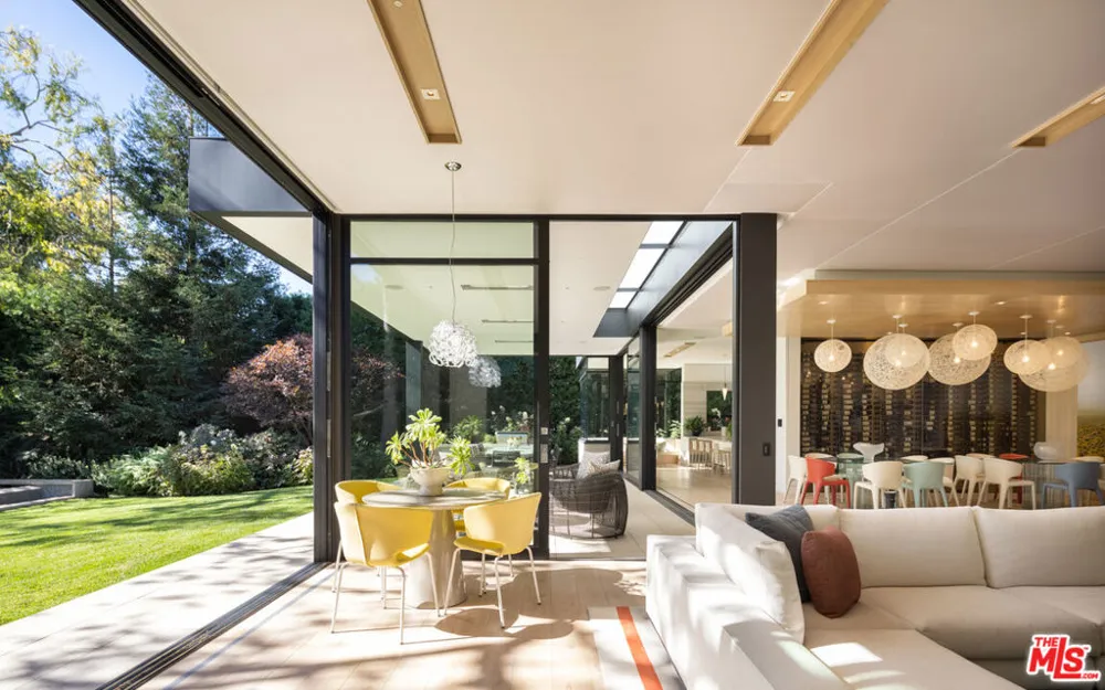 814 Toulon Drive Pacific Palisades, CA 90272