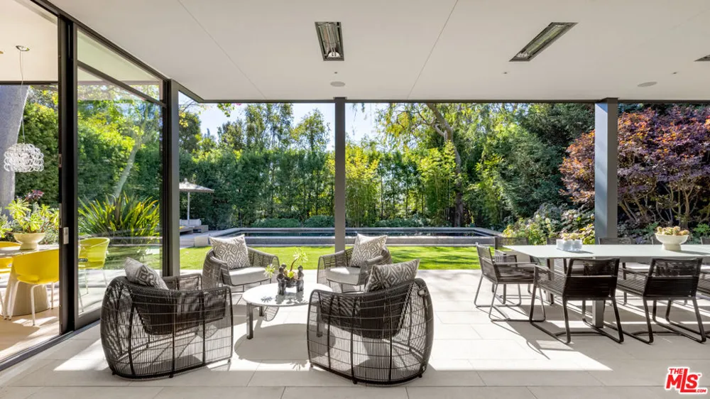 814 Toulon Drive Pacific Palisades, CA 90272