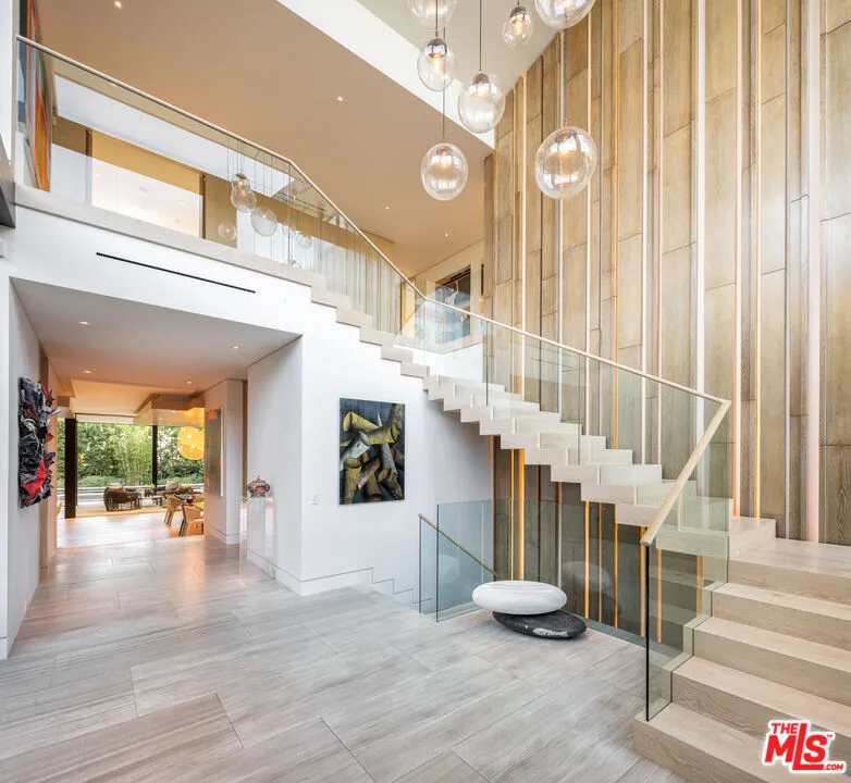 814 Toulon Drive Pacific Palisades, CA 90272