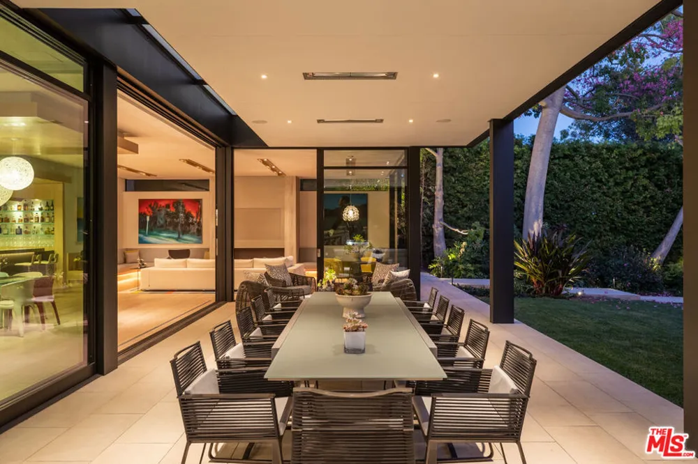 814 Toulon Drive Pacific Palisades, CA 90272