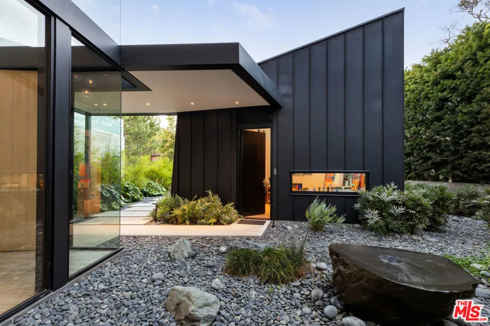 814 Toulon Drive Pacific Palisades, CA 90272