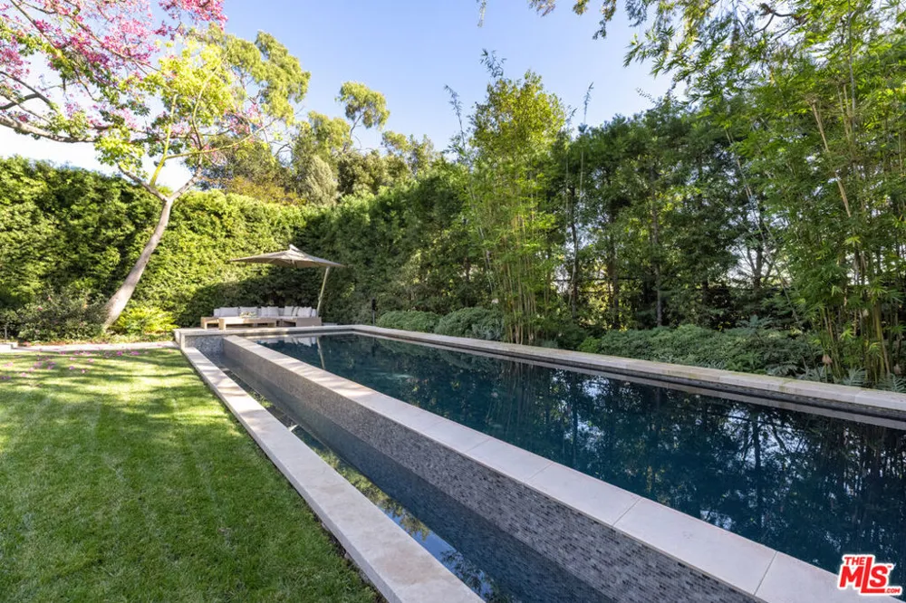 814 Toulon Drive Pacific Palisades, CA 90272
